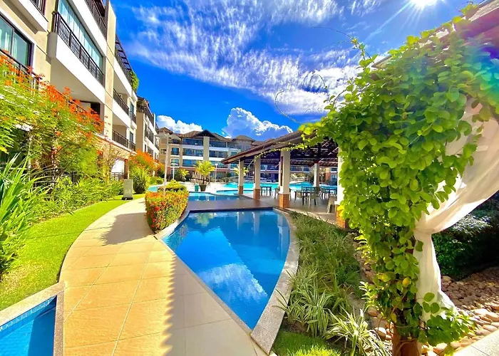 Condomínio Mediterranee Residence por Be My Guest